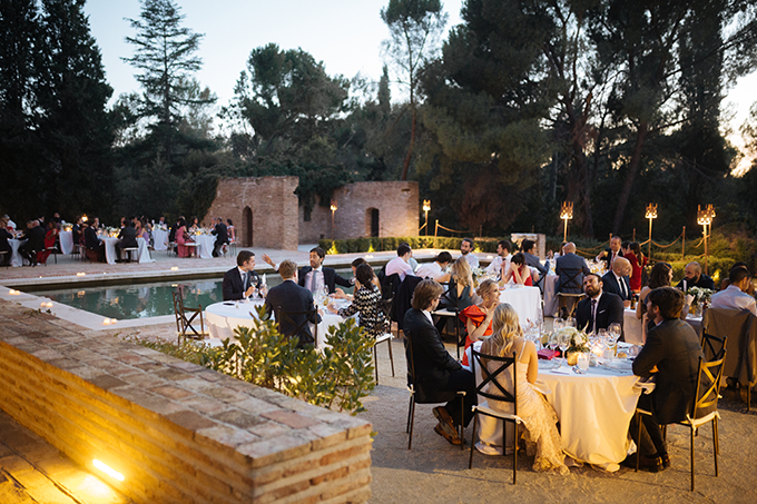 Cena de boda al aire libre en el Castillo de Batres